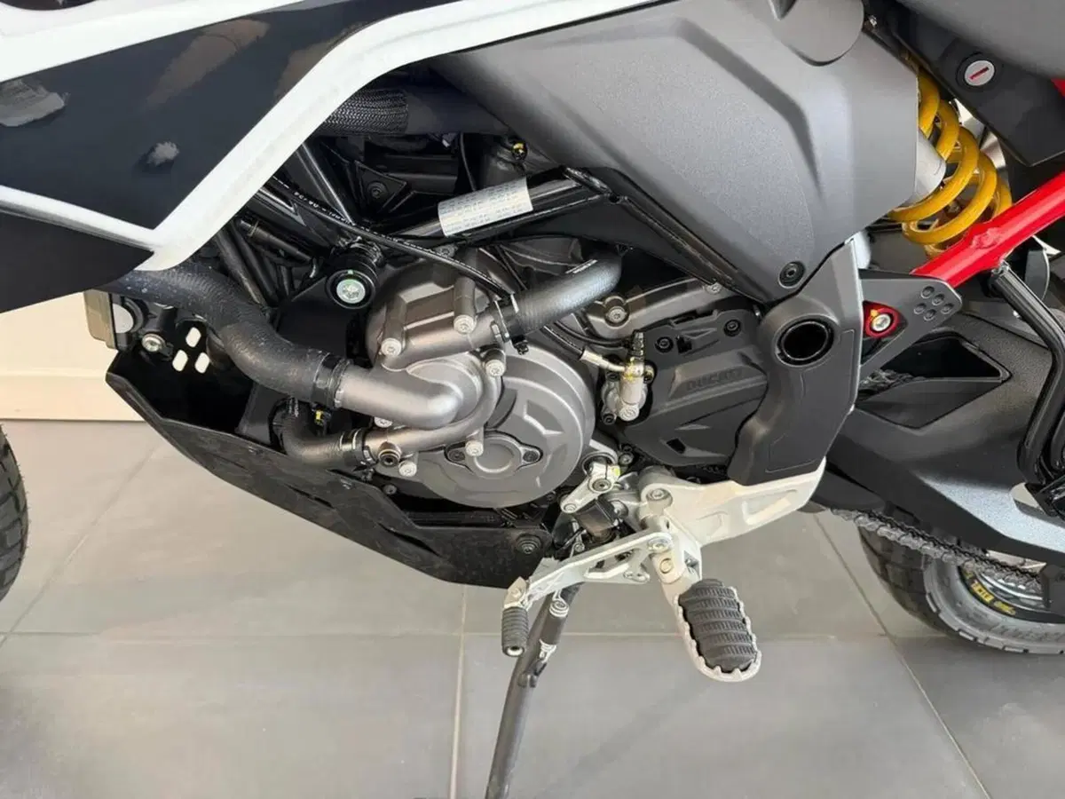 Ducati DesertX Rally (2024 - 25) (8)