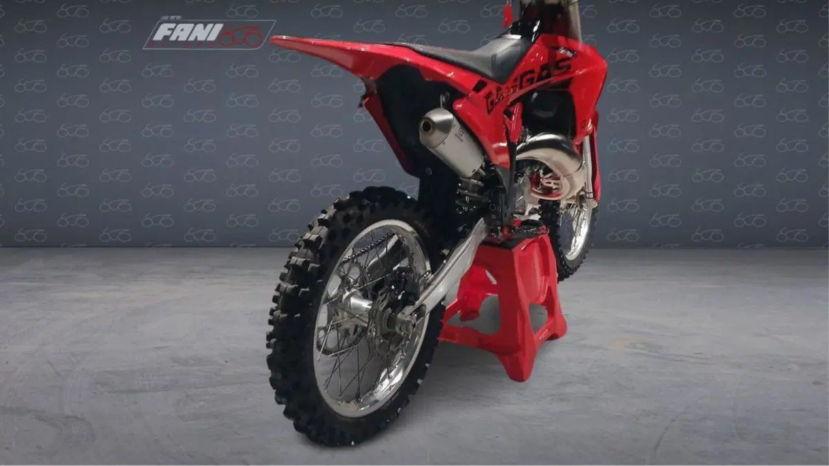 GASGAS MC 125 (2025) (4)