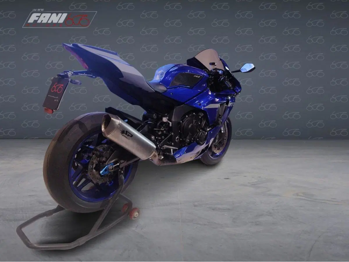 Yamaha YZF R1 (2020 - 25) (2)