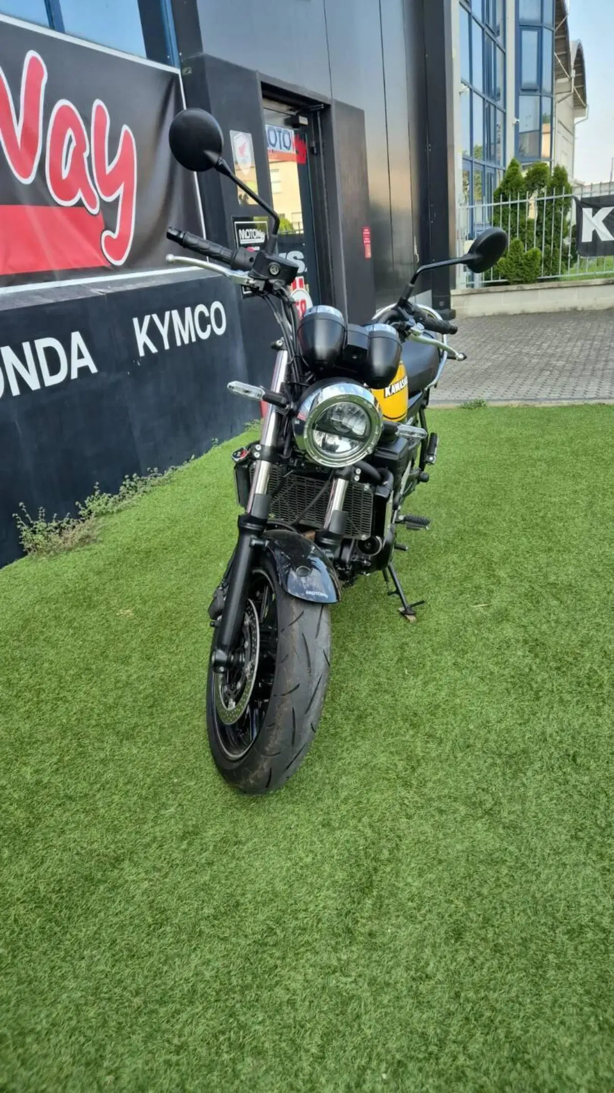 Kawasaki Z 650 RS (2025 - 26) (2)