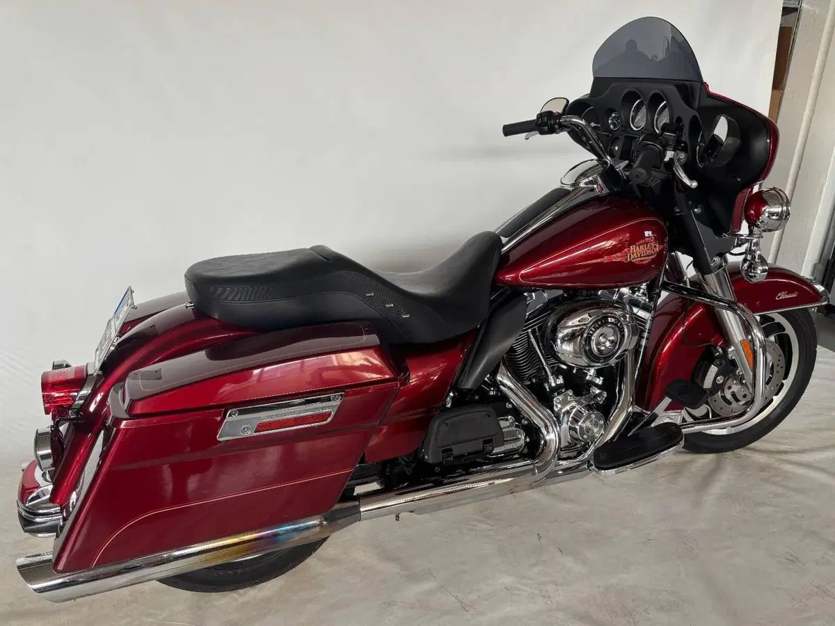 Harley-Davidson 1690 Electra Glide Classic (2010 - 12) - FLHTC (5)