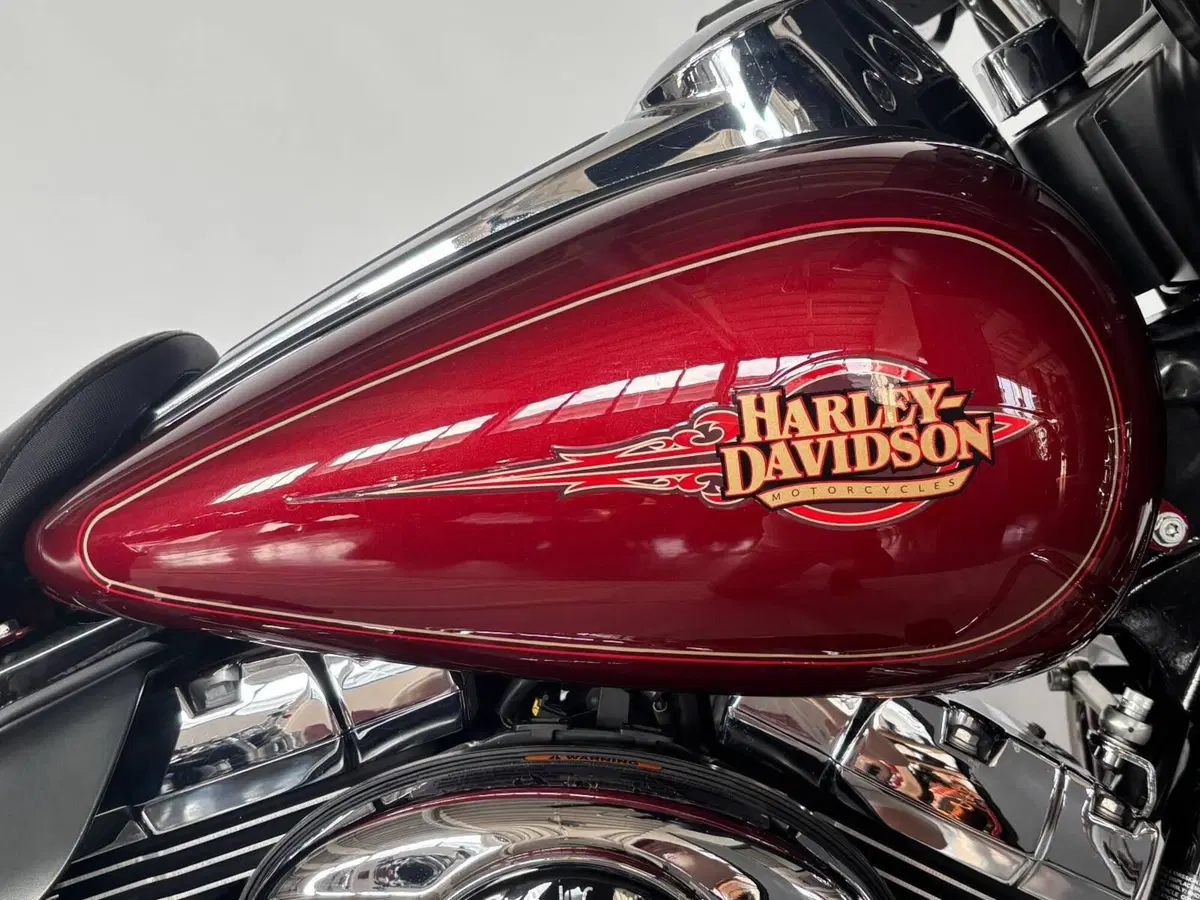 Harley-Davidson 1690 Electra Glide Classic (2010 - 12) - FLHTC (2)