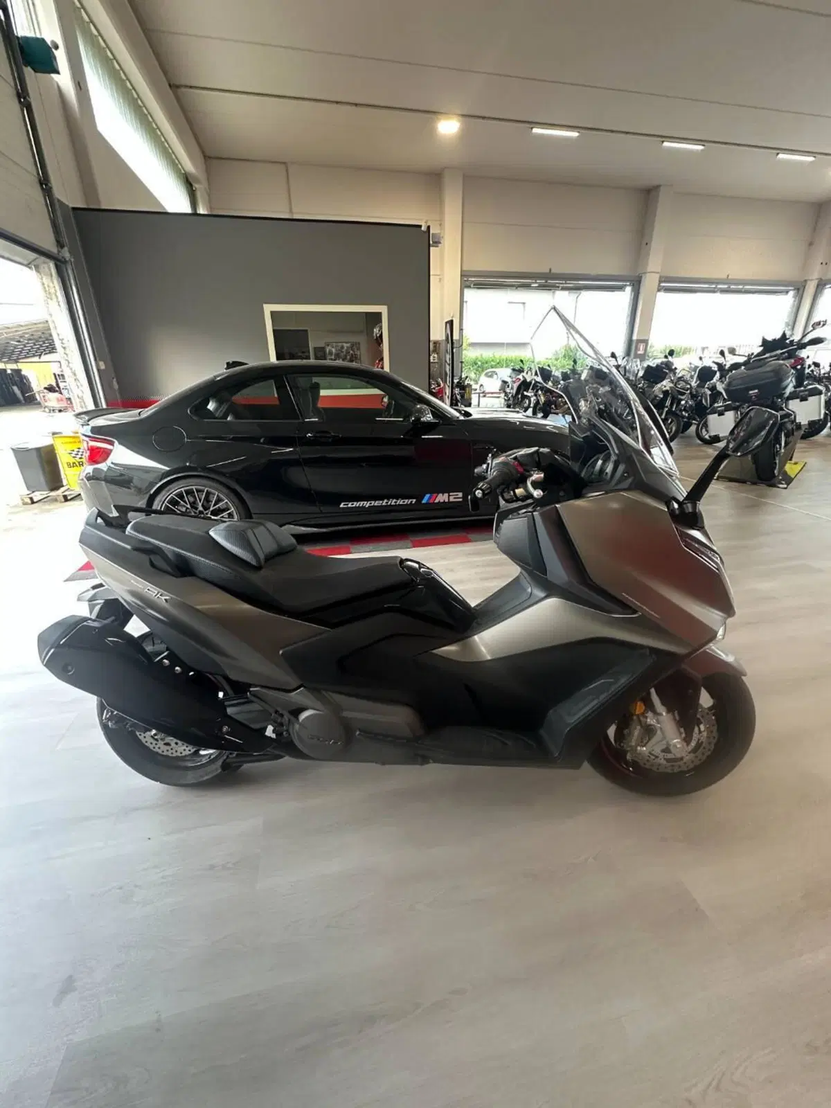 Kymco AK 550 Premium (2023 - 25) (2)