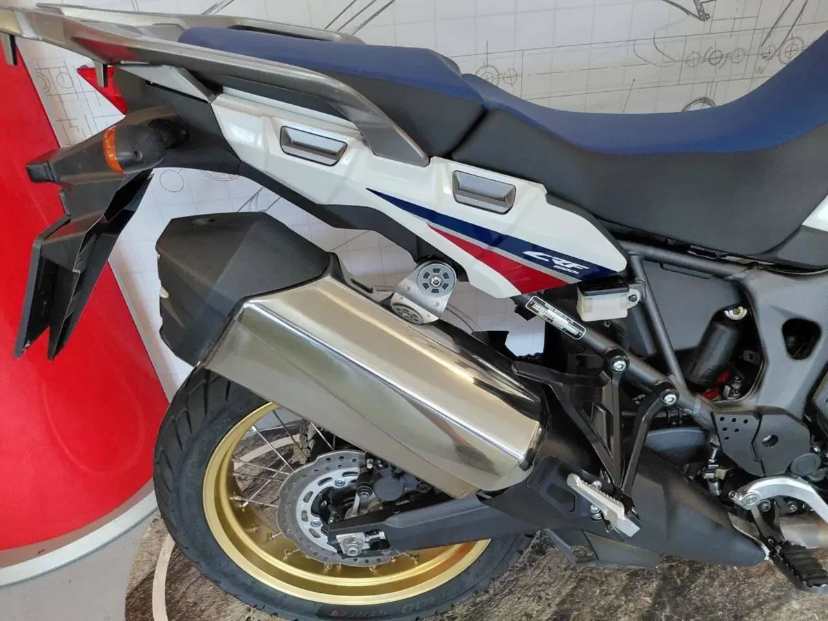 Honda Africa Twin CRF 1000L (2016 - 17) (4)