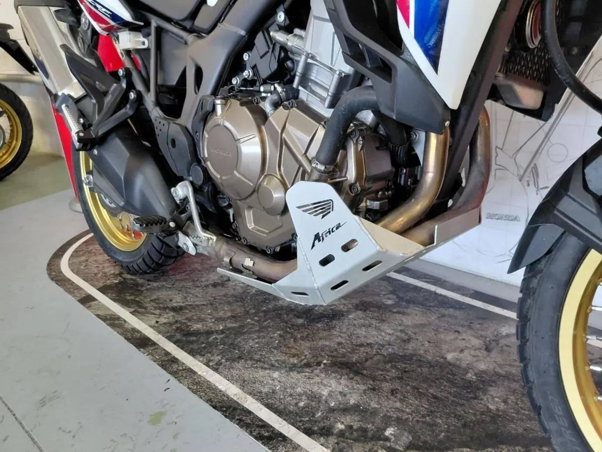 Honda Africa Twin CRF 1000L (2016 - 17) (5)