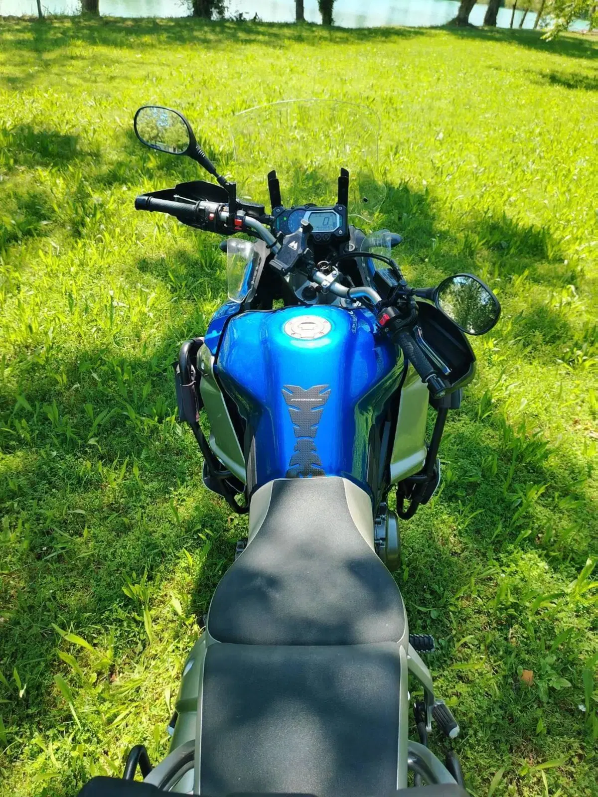 Yamaha XT1200Z Super Ténéré First Edition (2010 - 11) (4)