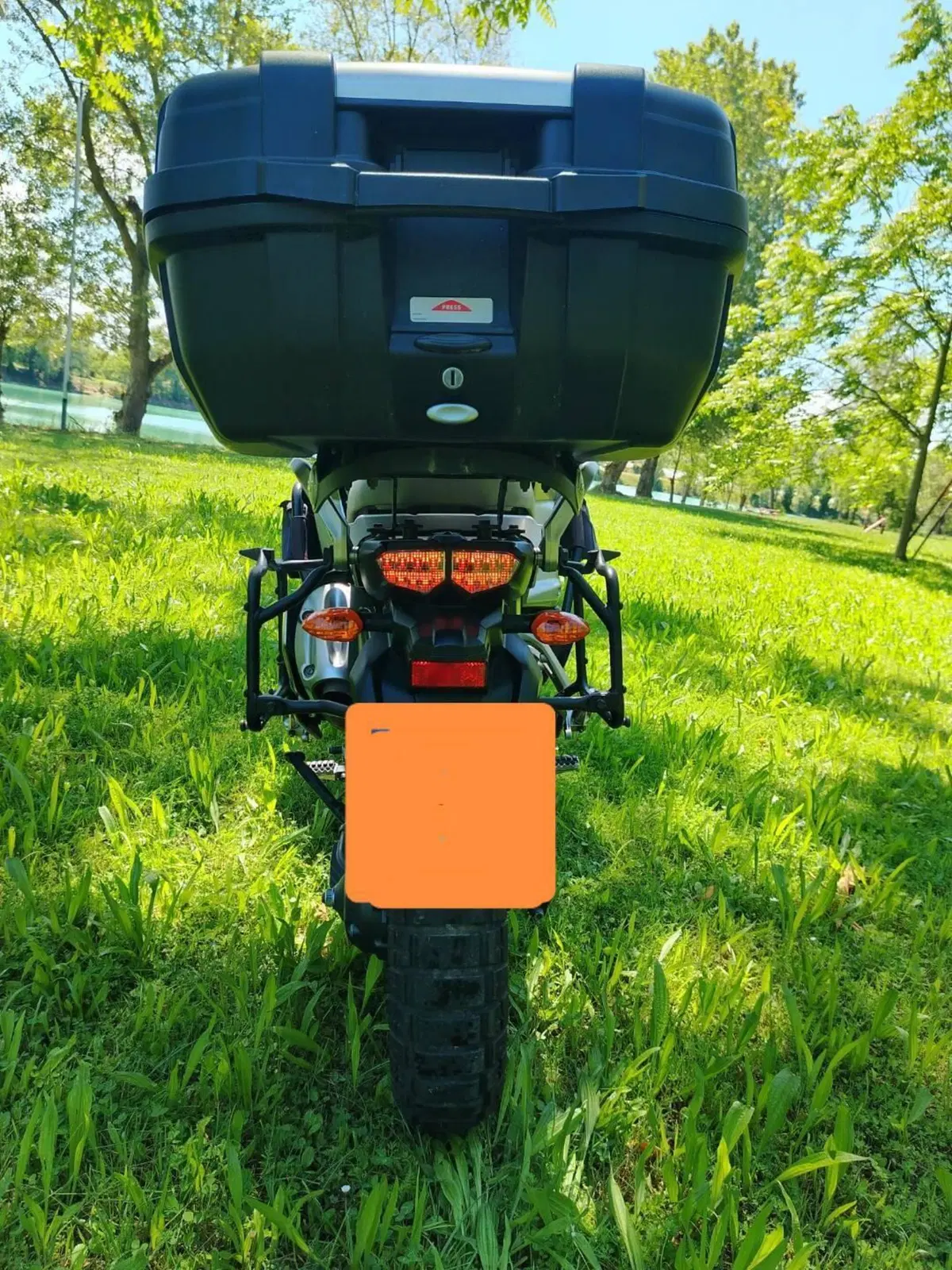 Yamaha XT1200Z Super Ténéré First Edition (2010 - 11) (6)