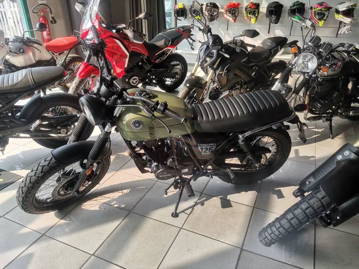 Brixton Motorcycles Cromwell 125 ABS (2021 - 26) (3)