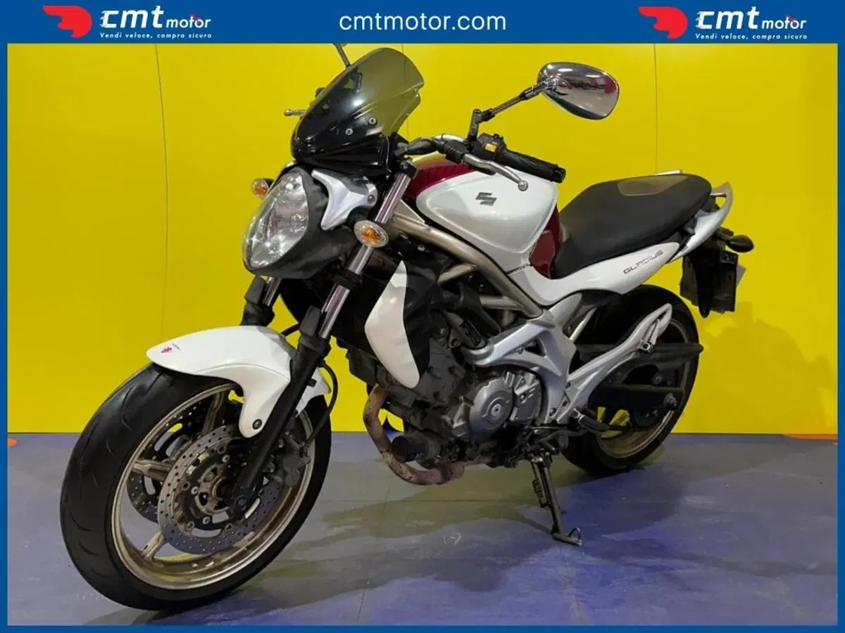 Suzuki Gladius 650 SFV (2009 - 15) (2)