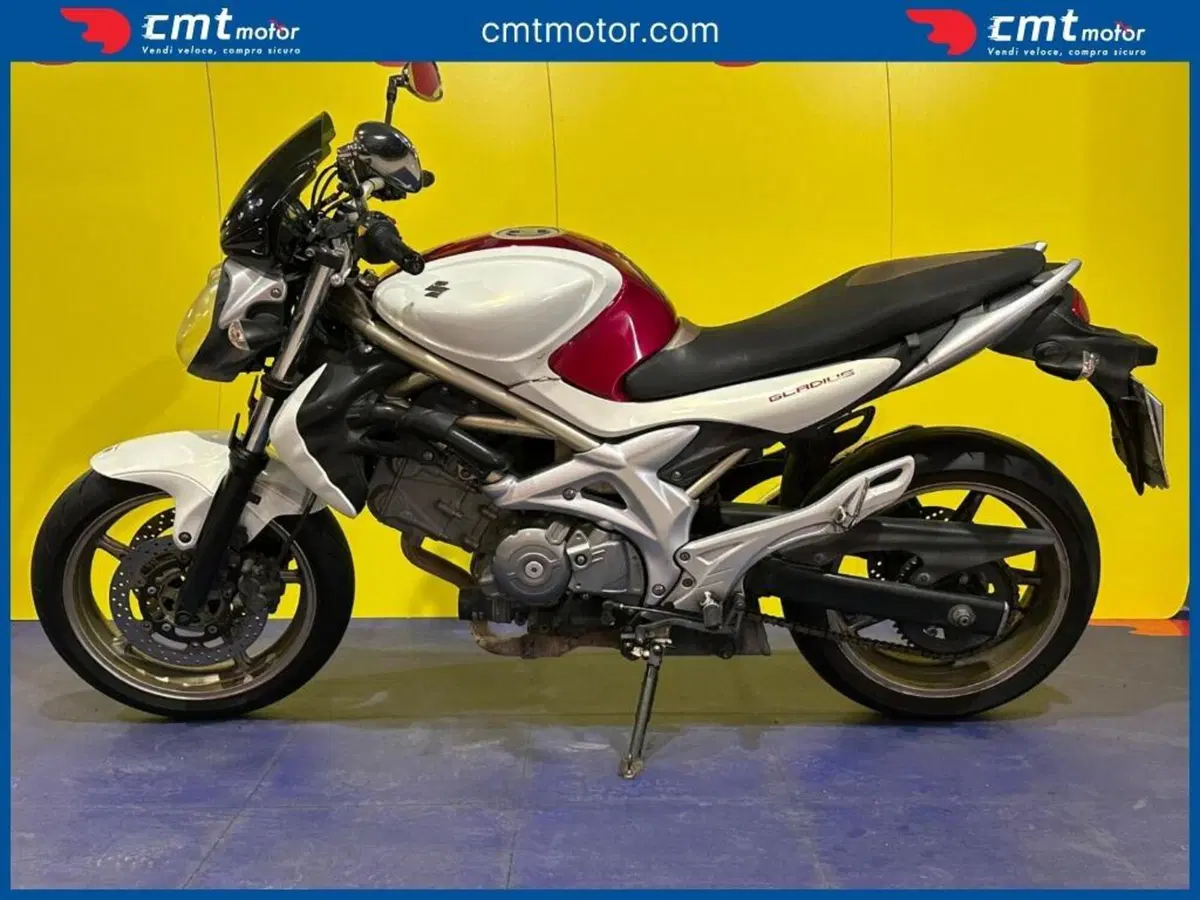 Suzuki Gladius 650 SFV (2009 - 15) (3)