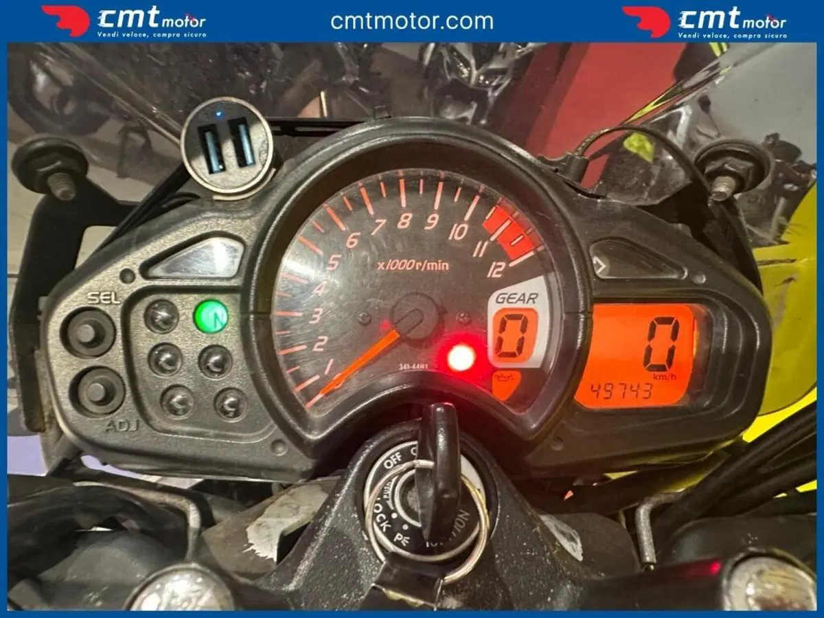 Suzuki Gladius 650 SFV (2009 - 15) (5)