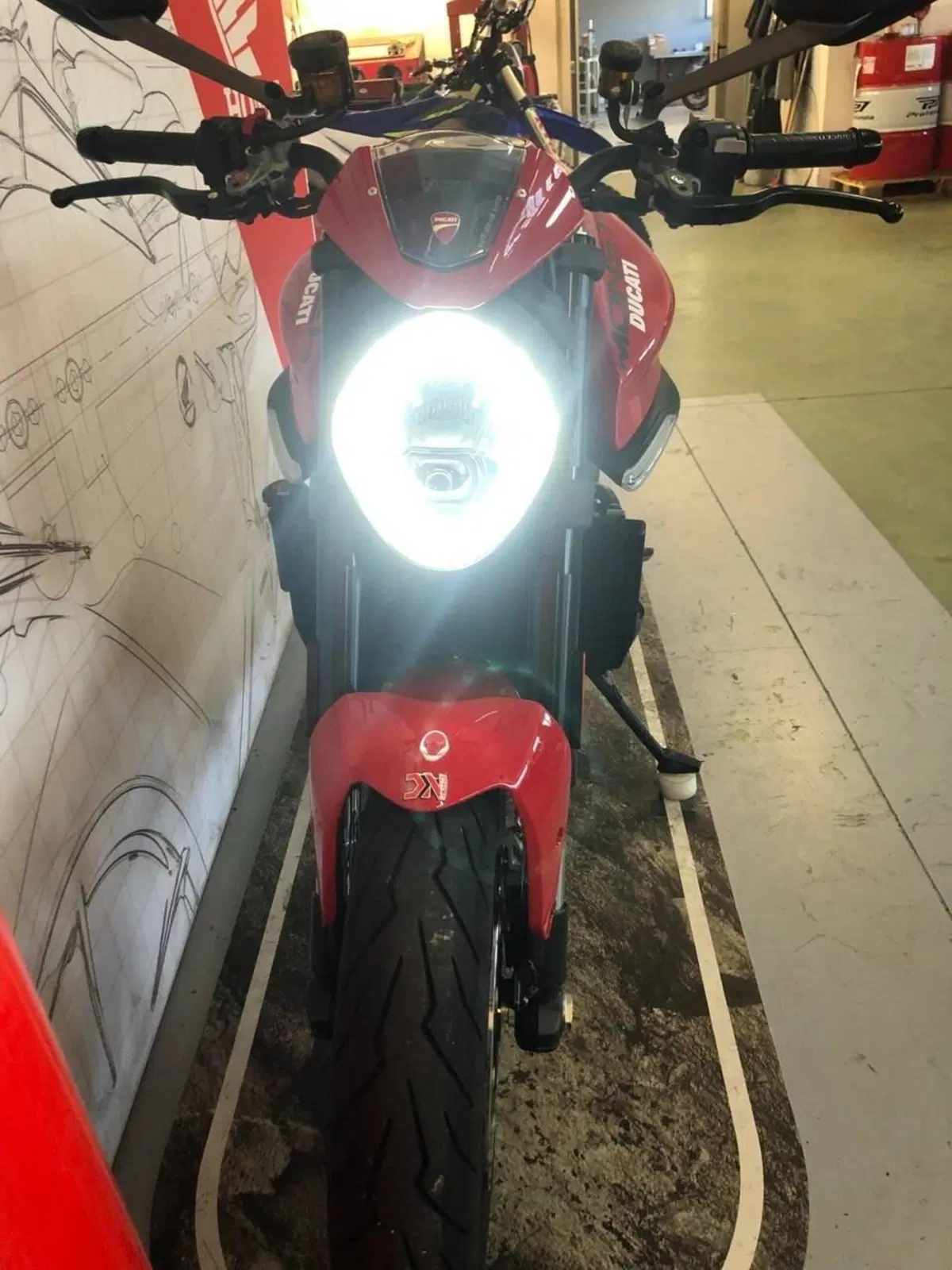 Ducati Monster 937 + (2021 - 25) (2)