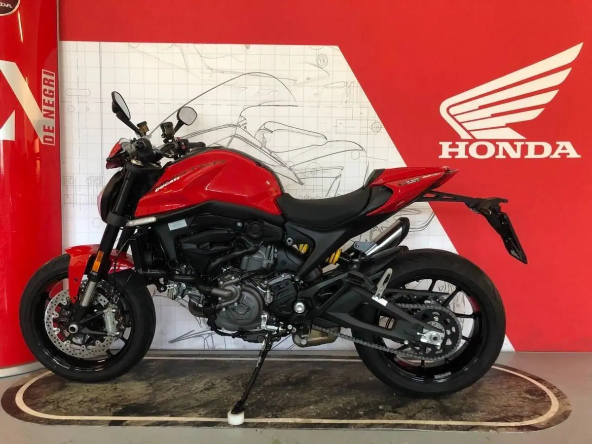 Ducati Monster 937 + (2021 - 25)