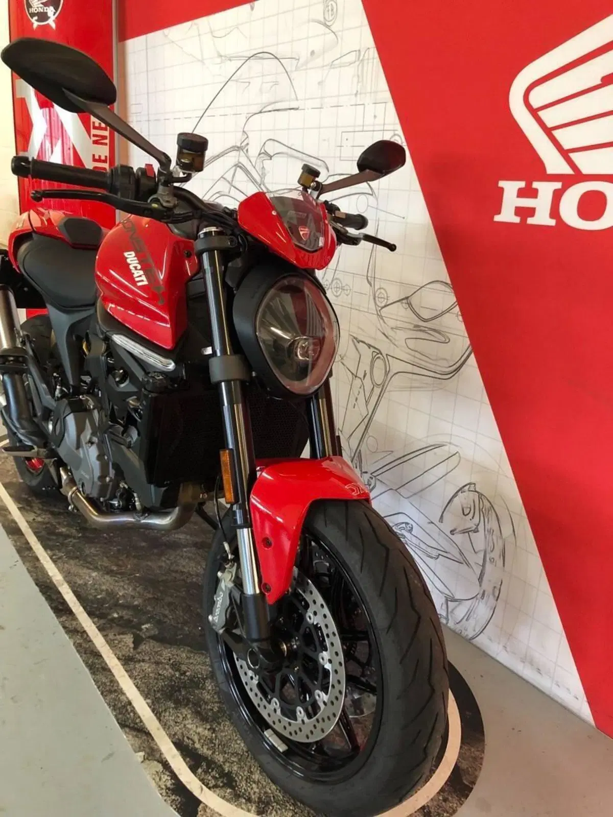 Ducati Monster 937 + (2021 - 25) (5)