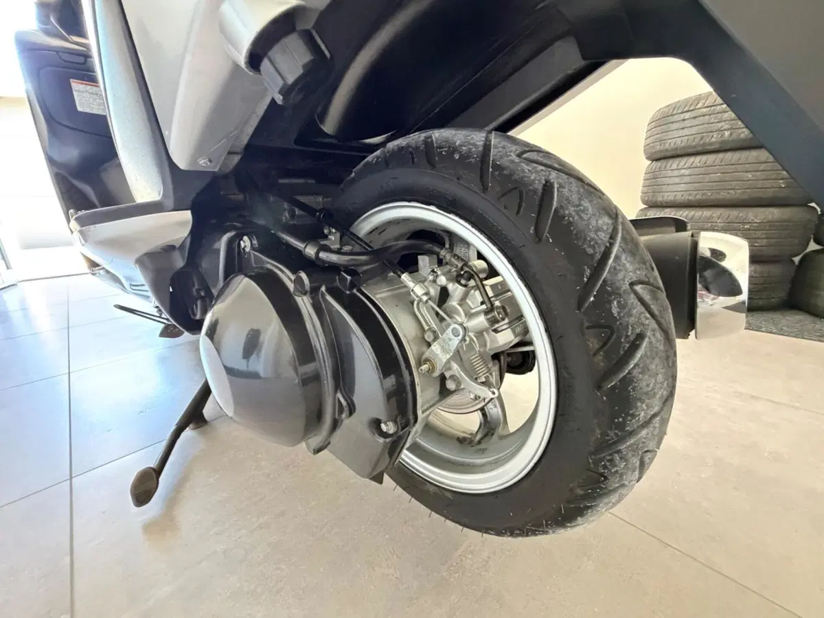 Suzuki Burgman AN 400 Businnes (2001 - 03) (7)