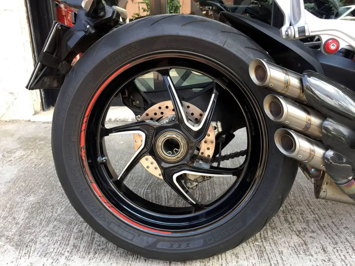 MV Agusta Brutale 800 RR (2017 - 20) (14)