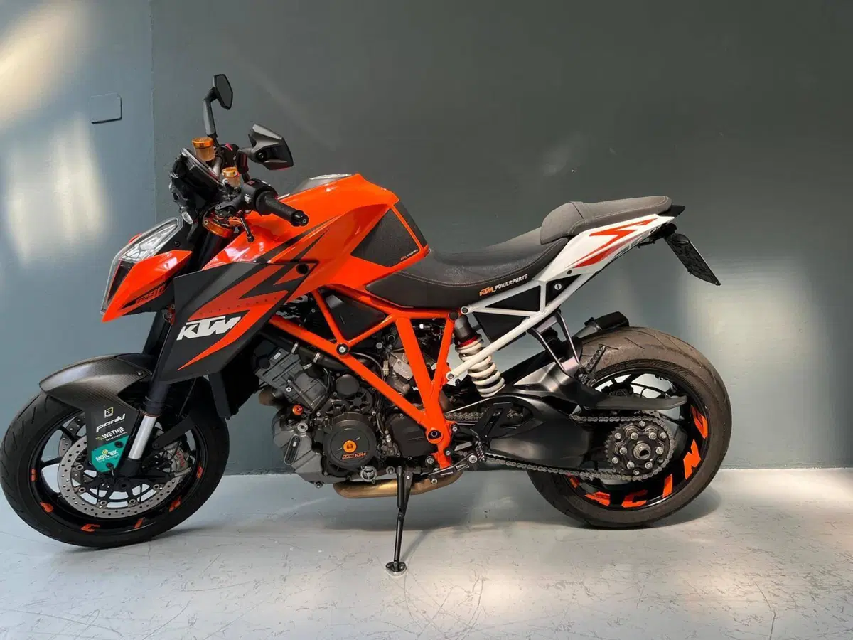 KTM 1290 Super Duke R ABS (2014 - 16) (2)