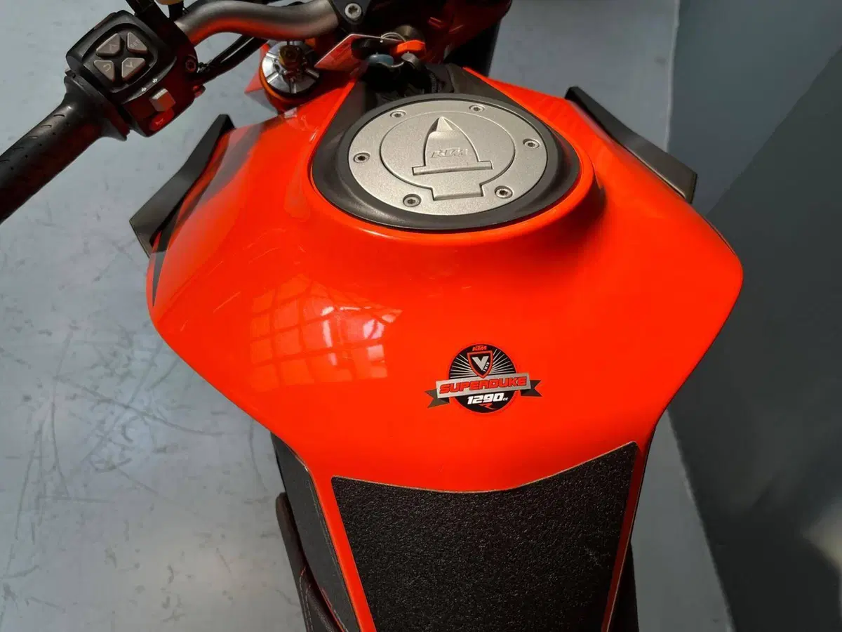 KTM 1290 Super Duke R ABS (2014 - 16) (6)