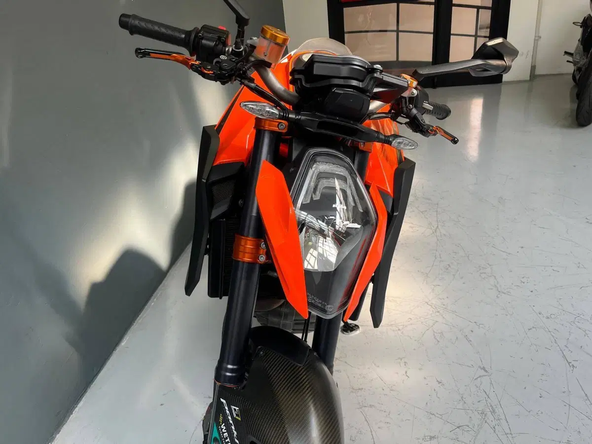KTM 1290 Super Duke R ABS (2014 - 16) (9)