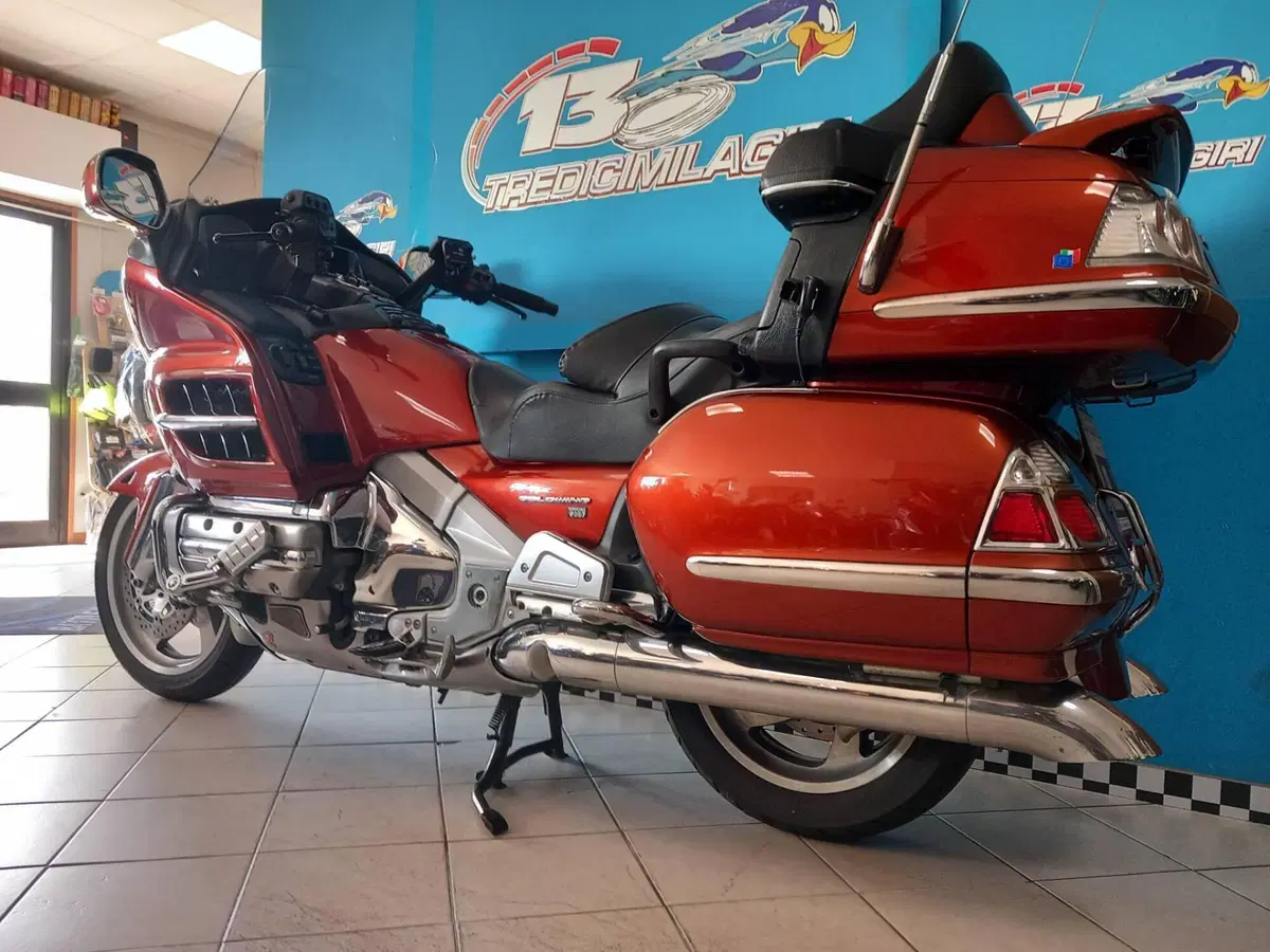 Honda GL 1800 Gold Wing (2007 - 11) (6)