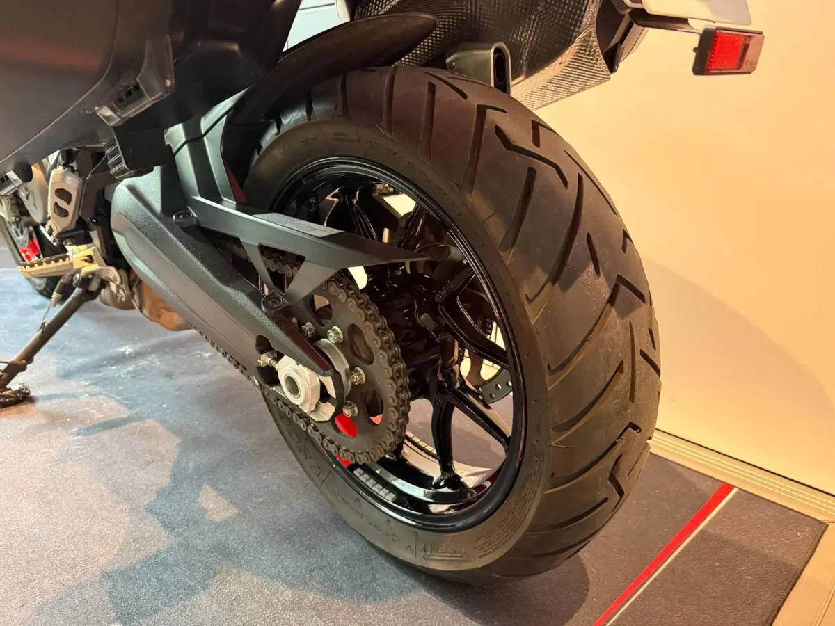 Ducati Multistrada V2 S (2022 - 24) (10)