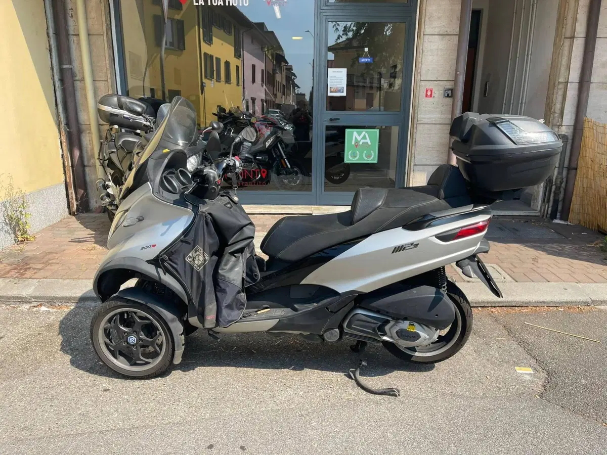 Piaggio Mp3 300 ie Sport LT ABS (2014 - 16) (2)