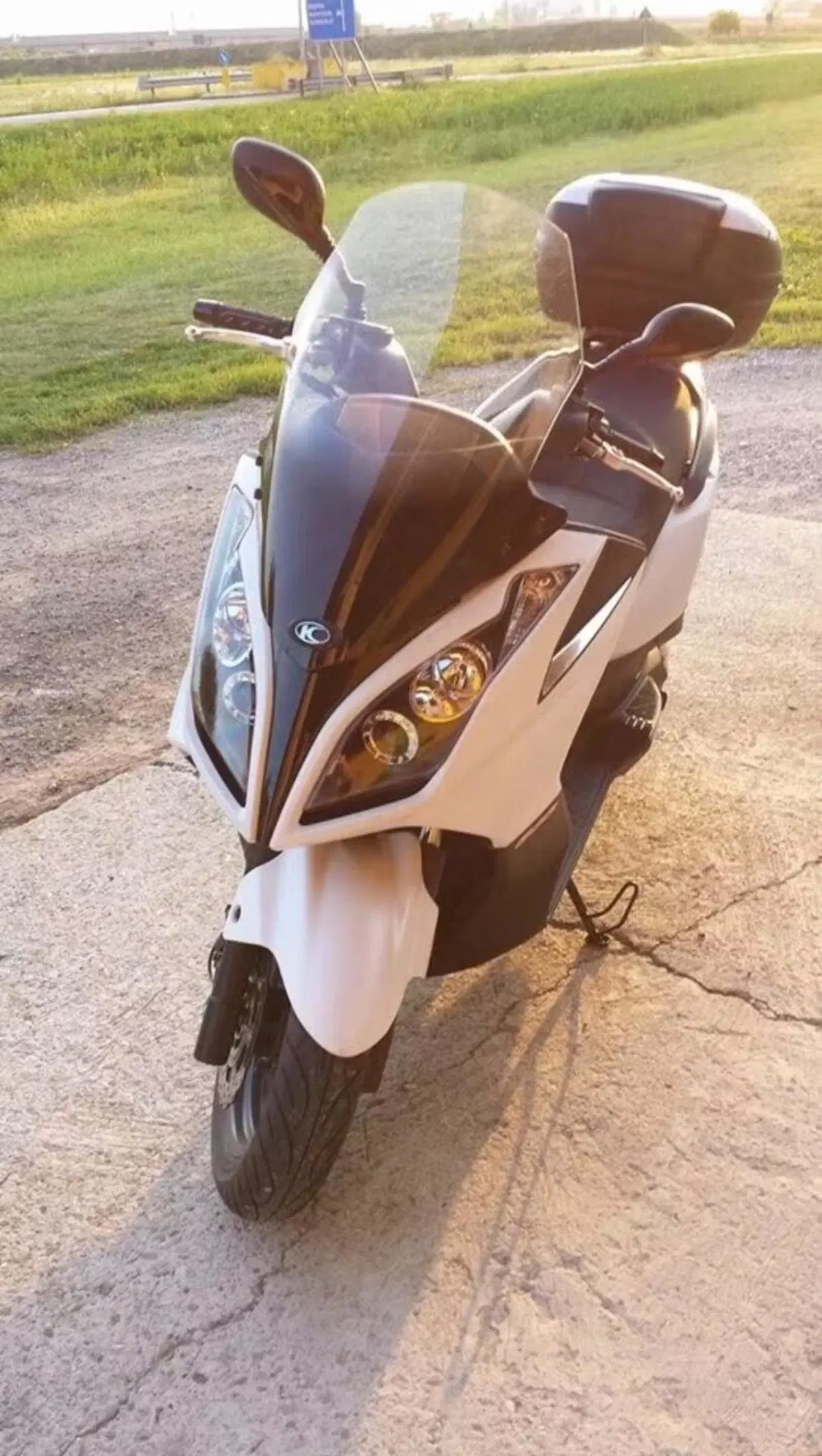 Kymco Downtown 300i ABS (2009 - 17) (2)