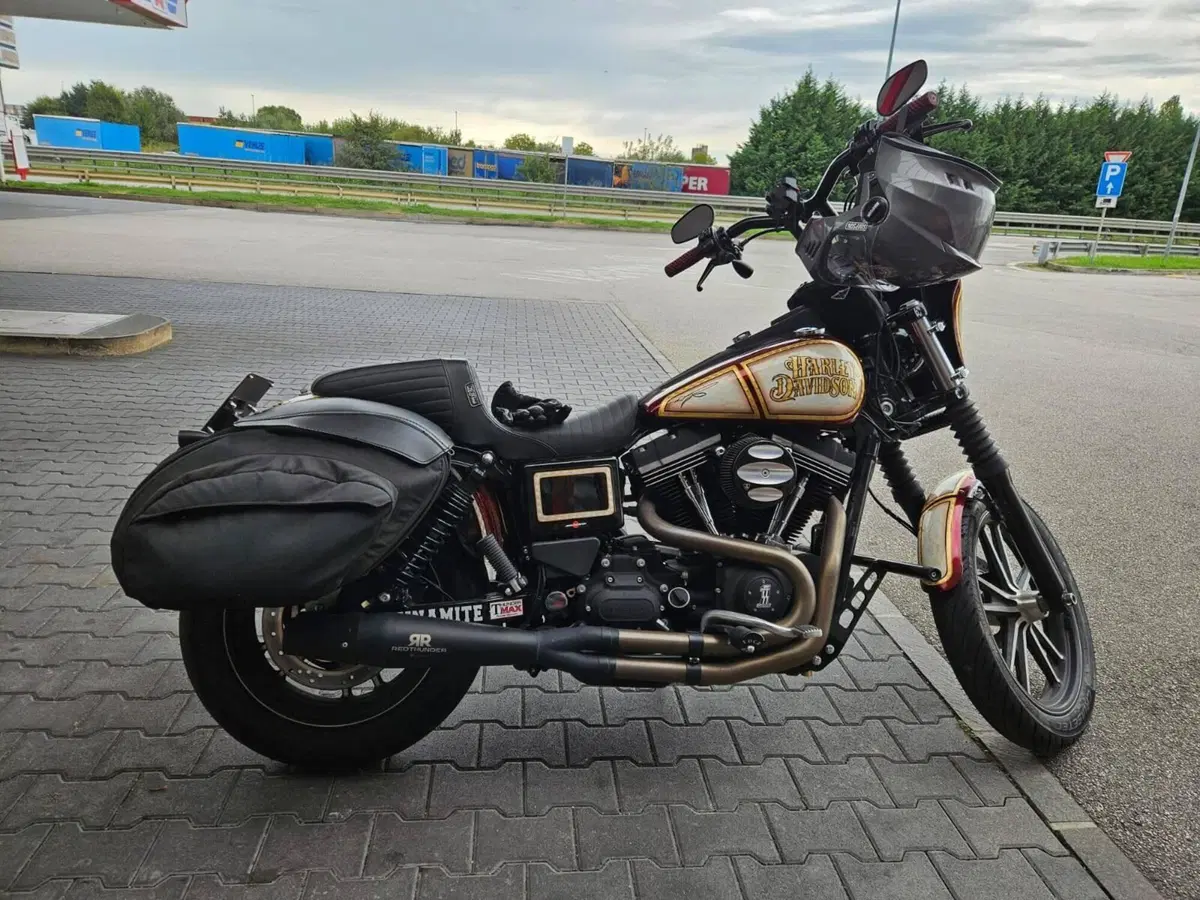 Harley-Davidson 1584 Street Bob (2008 - 15) - FXDB (4)