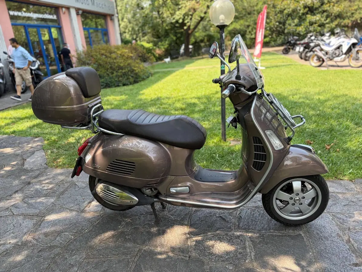 Vespa GTS 300 Touring ABS (2017 - 19)