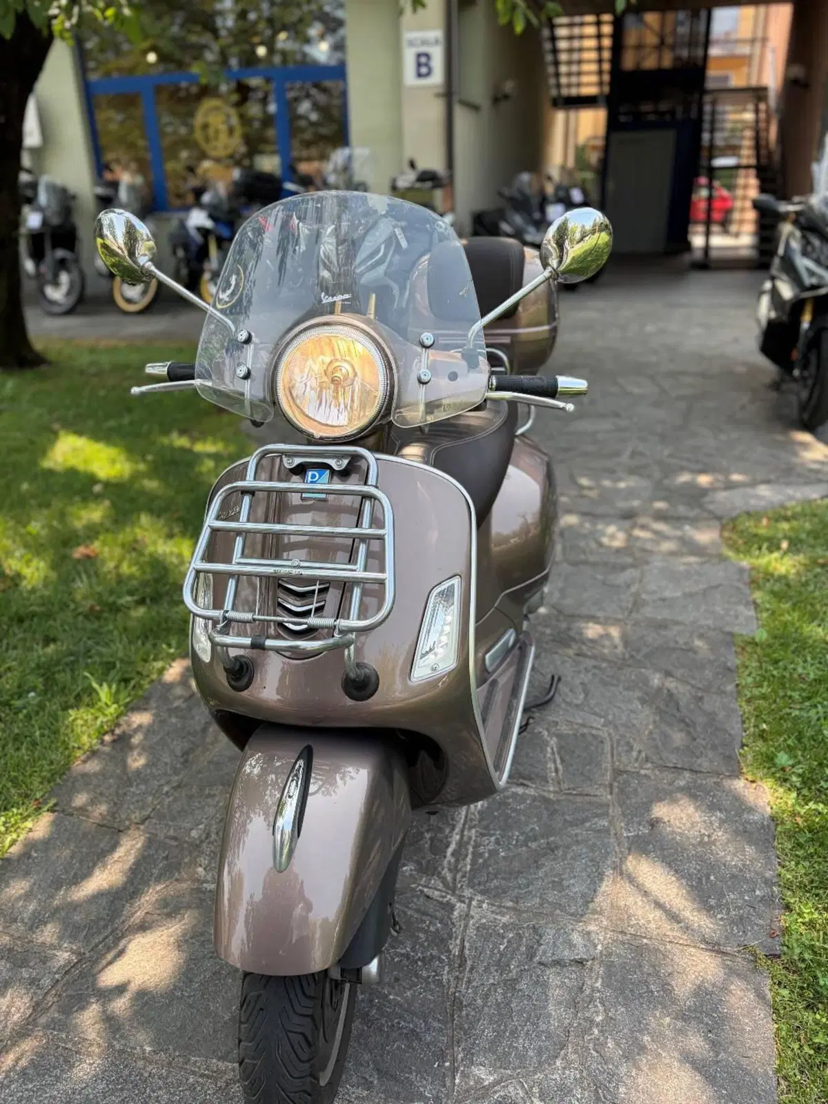 Vespa GTS 300 Touring ABS (2017 - 19) (3)