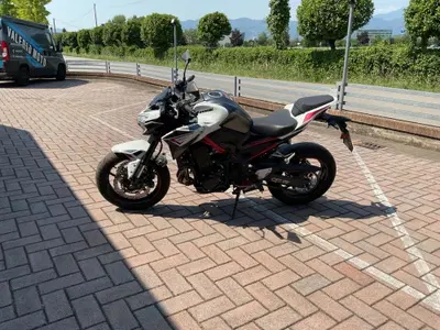 Kawasaki Z 900 (2021 - 24) usata