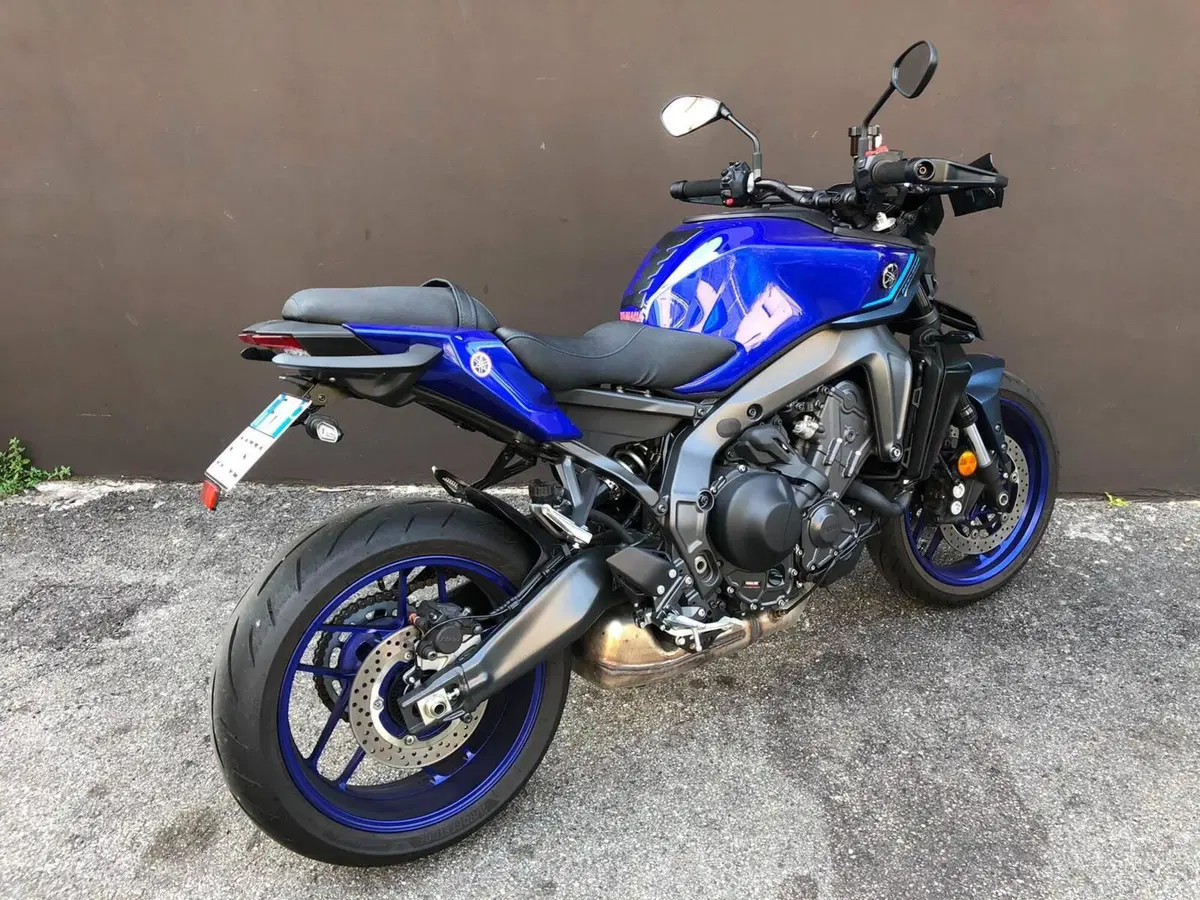 Yamaha MT-09 Y-AMT (2024 - 26) (2)