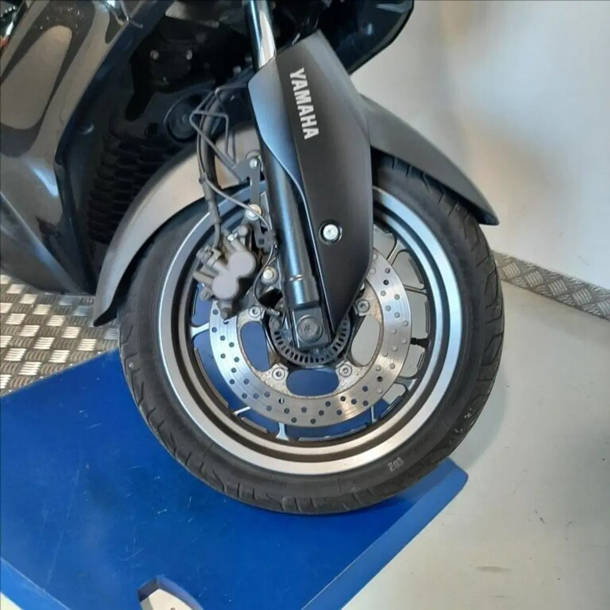 Yamaha X-Max 300 Tech Max (2021 - 24) (3)