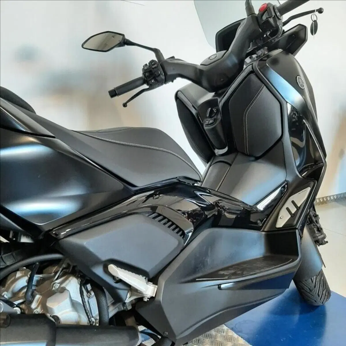 Yamaha X-Max 300 Tech Max (2021 - 24) (9)