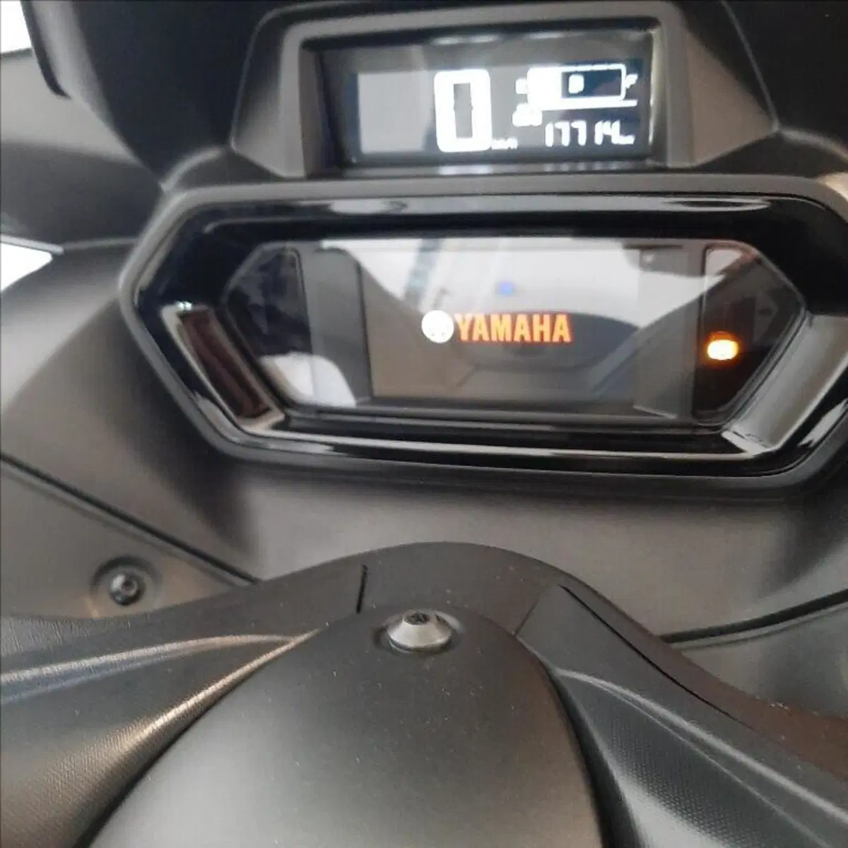 Yamaha X-Max 300 Tech Max (2021 - 24) (12)