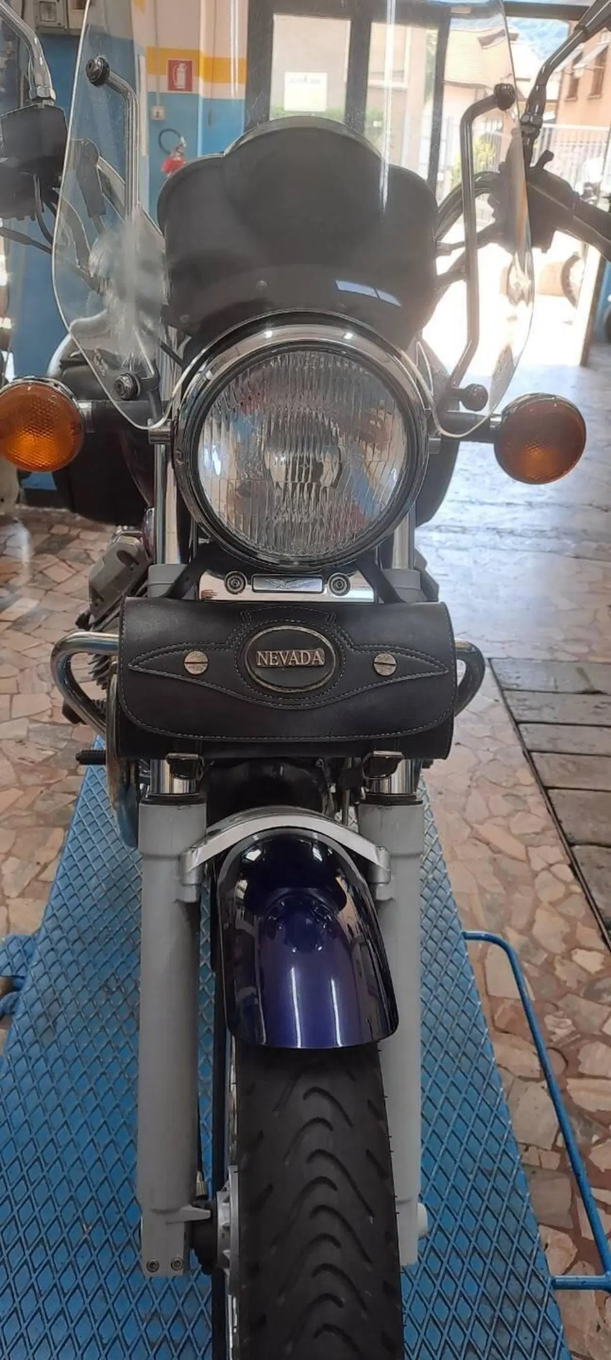 Moto Guzzi Nevada 750 Club (2002 - 06) (2)