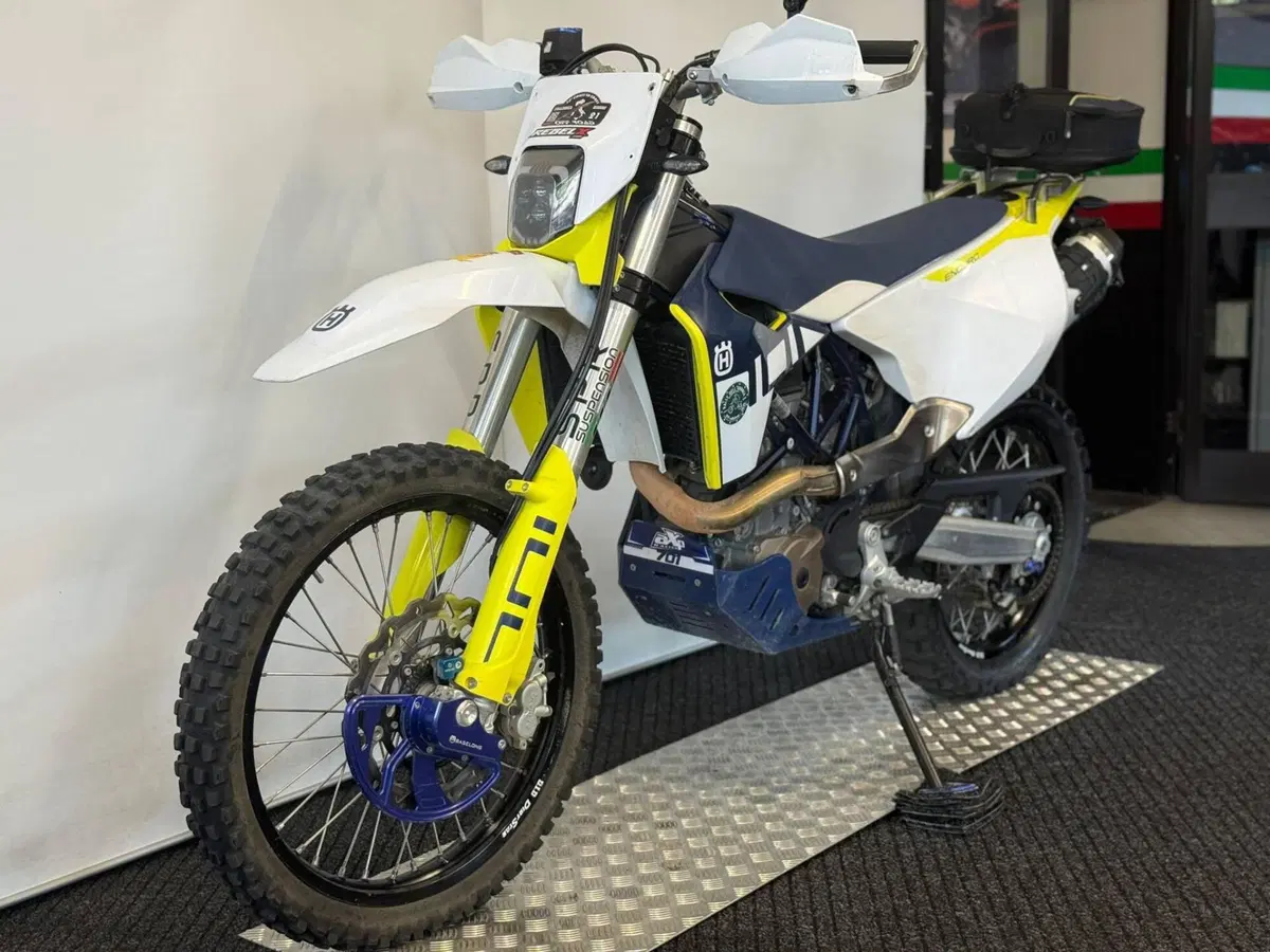 Husqvarna 701 Enduro (2023 - 25) (4)