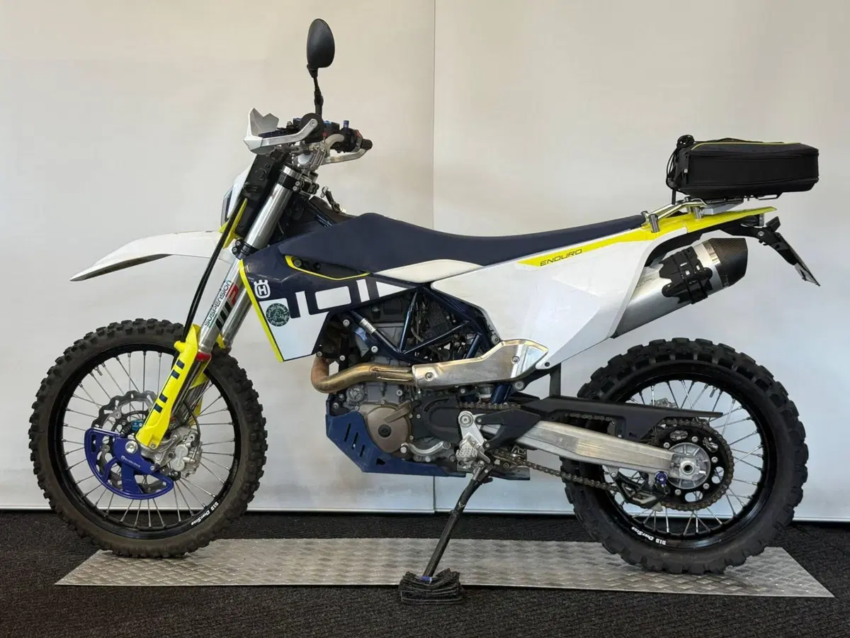 Husqvarna 701 Enduro (2023 - 25) (2)