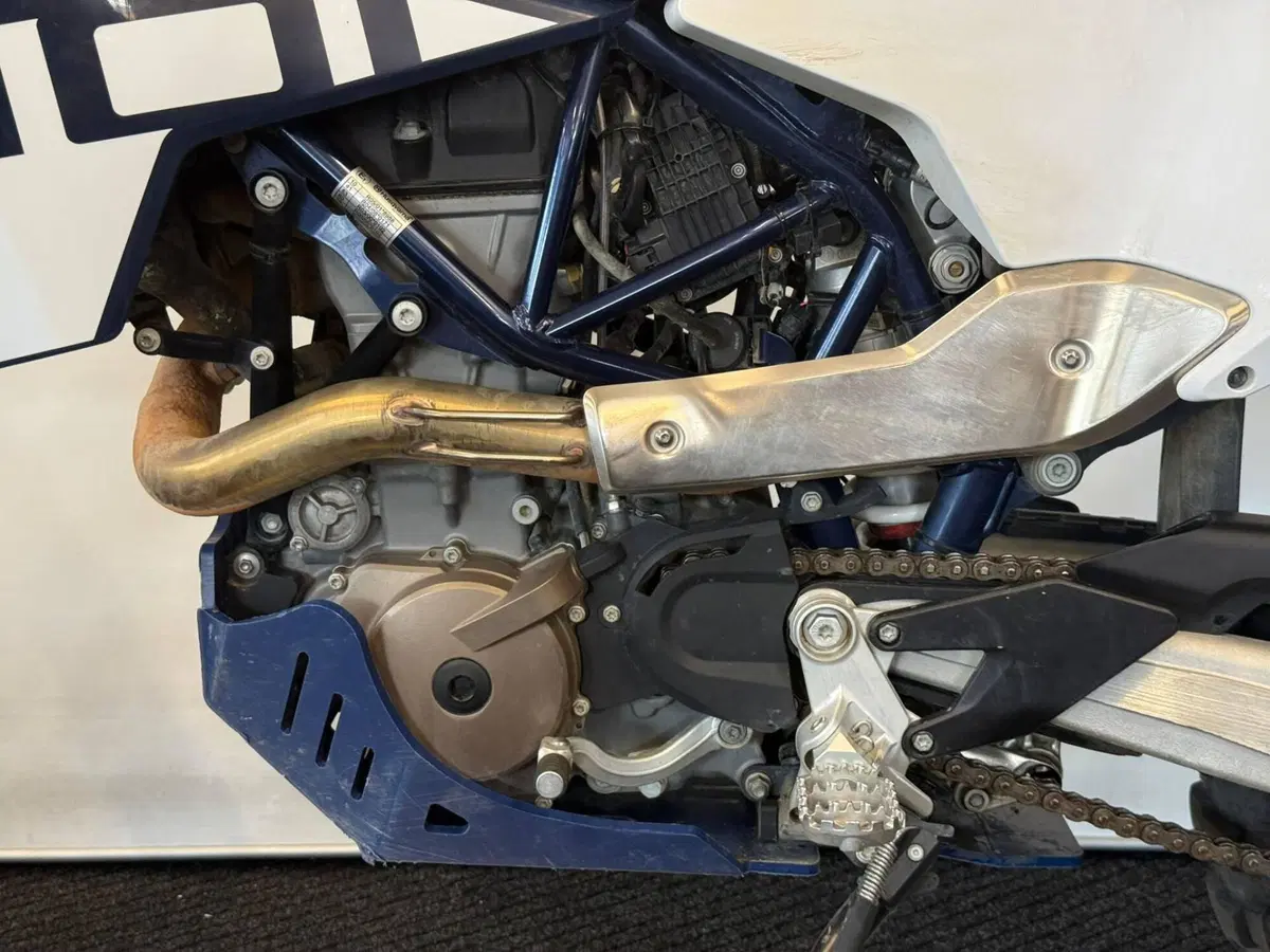 Husqvarna 701 Enduro (2023 - 25) (11)