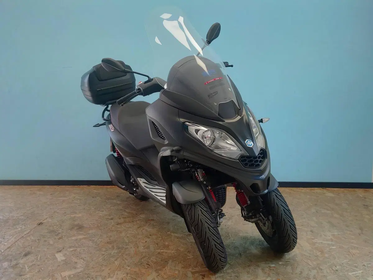 Piaggio MP3 300 ABS Hpe (2021 - 24) (2)