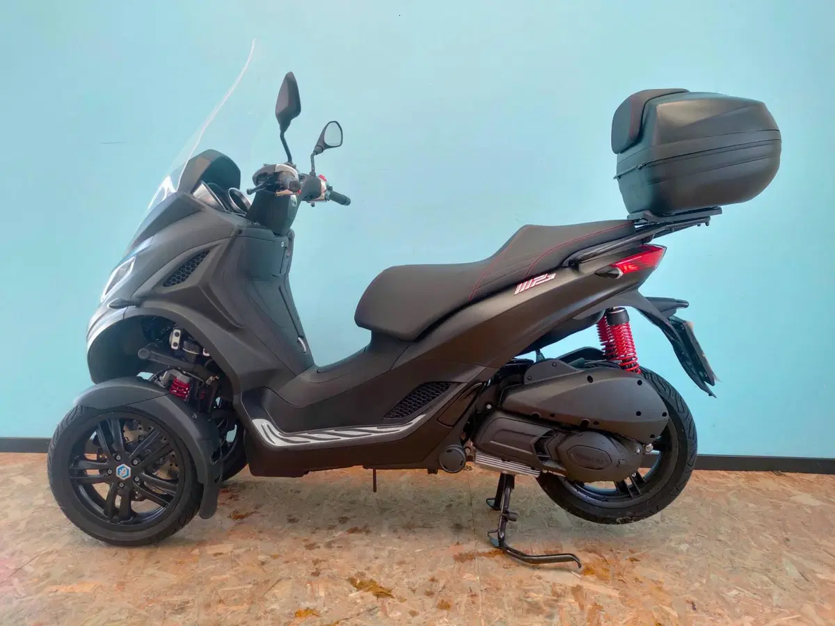 Piaggio MP3 300 ABS Hpe (2021 - 24) (4)
