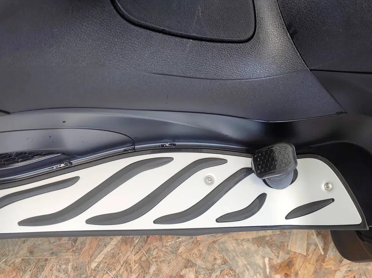 Piaggio MP3 300 ABS Hpe (2021 - 24) (8)