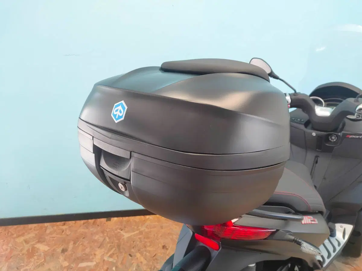 Piaggio MP3 300 ABS Hpe (2021 - 24) (12)