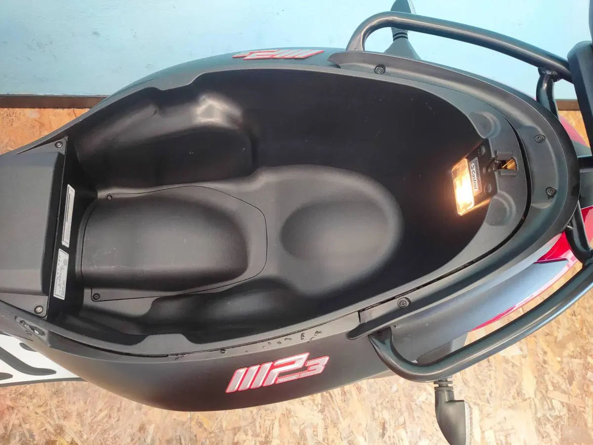 Piaggio MP3 300 ABS Hpe (2021 - 24) (13)