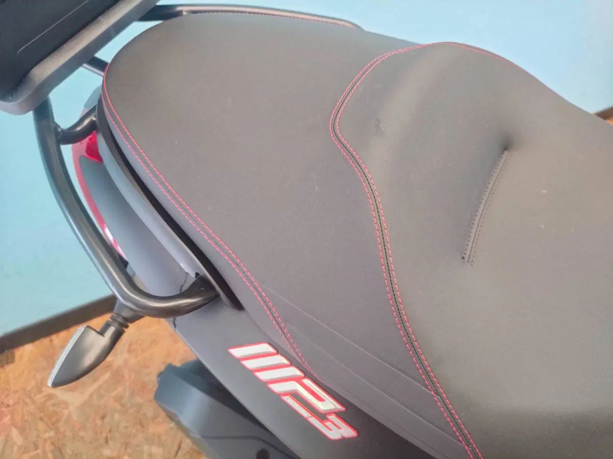 Piaggio MP3 300 ABS Hpe (2021 - 24) (16)
