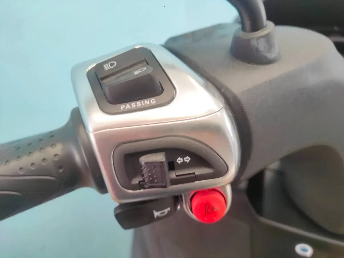 Piaggio MP3 300 ABS Hpe (2021 - 24) (17)