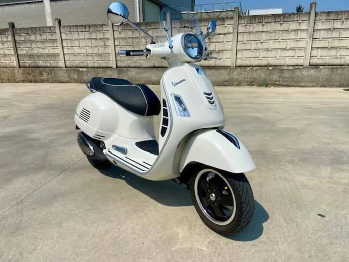Vespa GTS 300 Super (2017 - 18) (3)