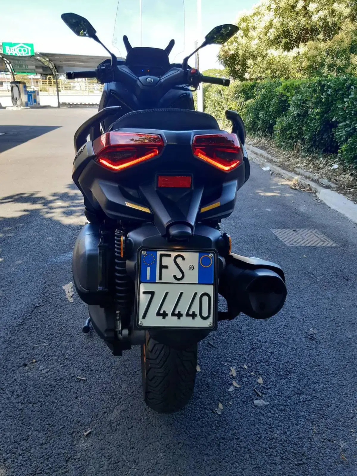 Yamaha X-Max 300 Tech Max (2025 - 26) (2)