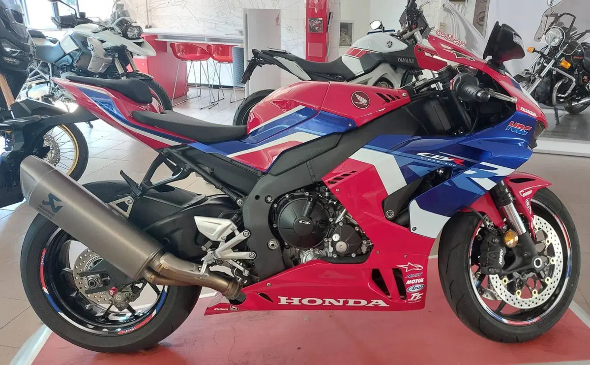 Honda CBR 1000 RR-R Fireblade (2022 - 23)
