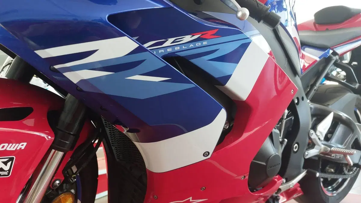 Honda CBR 1000 RR-R Fireblade (2022 - 23) (5)